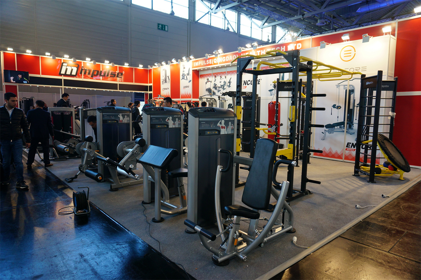 2015年 ,英派斯展出以力量器械为主。.jpg